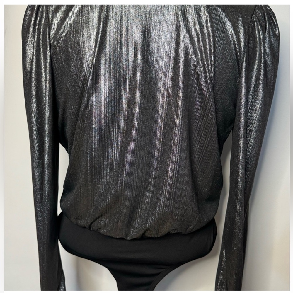 NWT Good Luck Gem Silver Metallic Puffy Long Sleeve Open Back Blouse
Bodysuit S - Picture 5 of 5